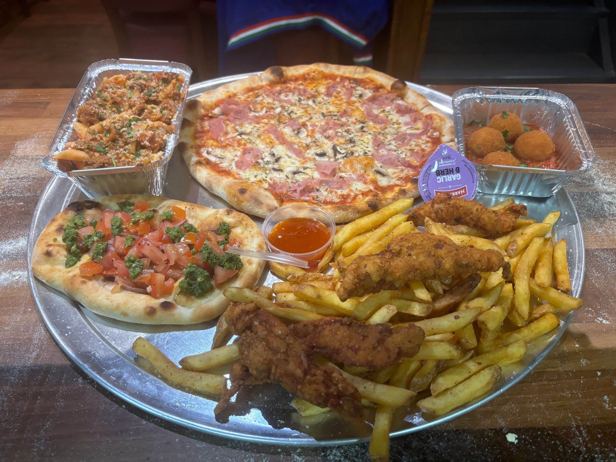 Thursday 2 pizzas 2 sides deal
